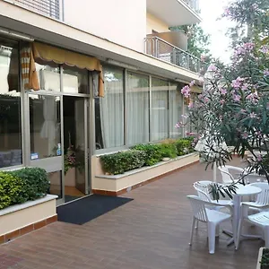 Pupa Hotel