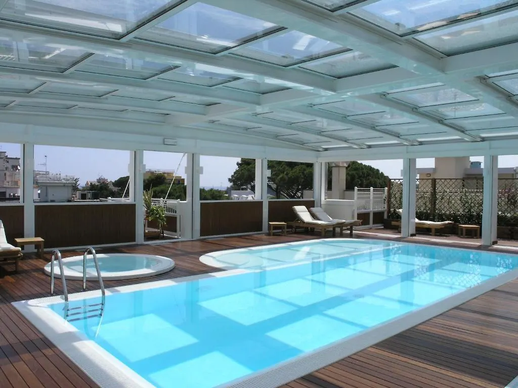 Aparthotel England リッチョーネ イタリア